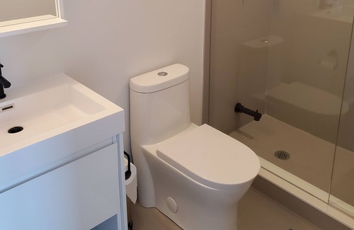 Fashion District Apartment | New! Comfortable 2 Bed 2 Bath in Heart of Downtown