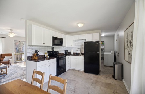 Buckroe Beach House | NEW! Comfy Coastal Getaway with Modern Comforts