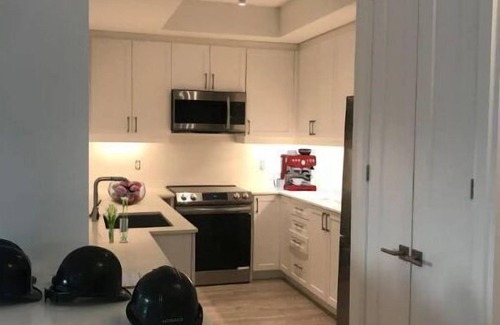 Collingwood Condo | NEW Condo 2 bedroom furnished 2 bathroom.nn