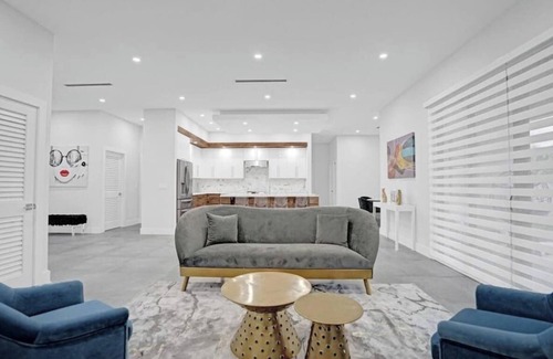 Sunset House | New Construction Villa HotTub/Heated Pool/Gameroom