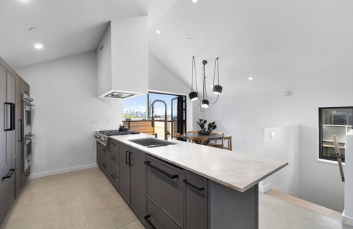 Grandview-Woodland House | New Construction; 2000 sqft House off Commercial Drive - Mountain and City Views