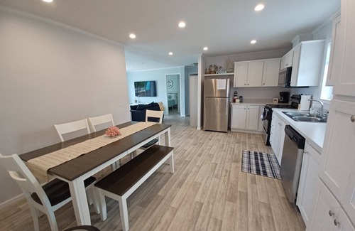 Deedsville House | New Construction 3 Bed/2 Bath Home on Beautiful Nyona Lake Sleeps 9 Pet Friendly