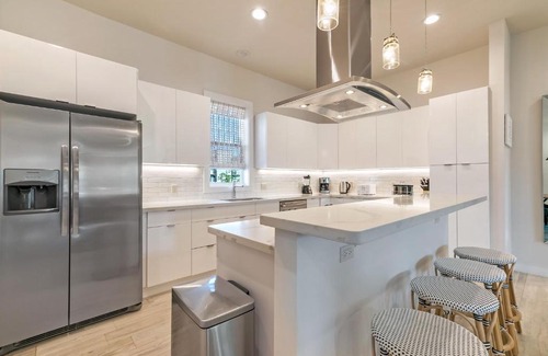 Mid-City House | New Construction Elegant Villas