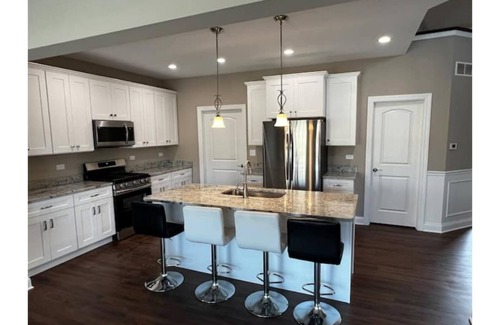 Channahon House | New Construction, Full High-end Duplex 3 bd 2.5 Ba