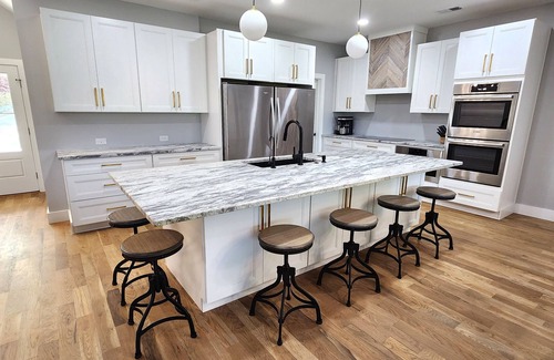 Six Mile House | NEW CONSTRUCTION! Lake Keowee Lakefront 4 bedroom/4bath house, 9 mi. to Clemson