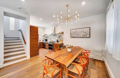 Woodland Hills House | New Construction Modern Luxury Home W/Parking!