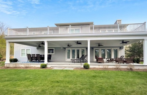 North Sea House | New Construction Modern Luxury Retreat w 6 Beds