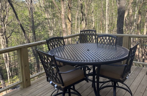 Cleveland Cottage | New Construction Modern Mountain Cabin close to Helen and Dahlonega