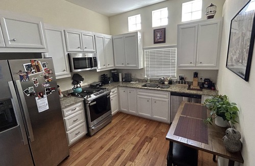 Southeast Houston House | New construction on a gated community 0.3 miles from Airport. Sleeps 8.