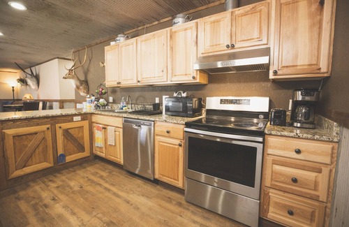 Clay Center Cabin | New Construction perfect for outdoor enthusiast centrally located
