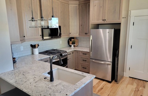 Southwest Ada County Alliance House | New Construction, Quiet Country Setting, and Entertainment Galore!