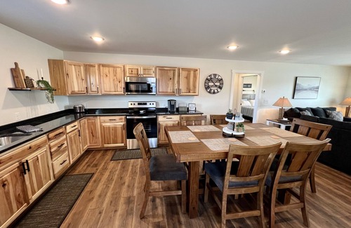 Nancy House | NEW CONSTRUCTION. The Cumberland Cottage. 1.3 miles to Lees Ford Marina/Ramp