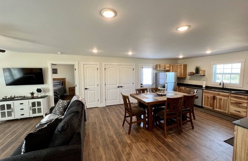 Nancy House | NEW CONSTRUCTION. The Cumberland Cottage. 1.3 miles to Lees Ford Marina/Ramp