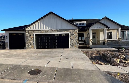 Pleasant View Apartment | New construction- 1-bedroom 1 bath- basement apartment- clean and cozy!