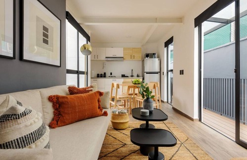 Roma Norte Apartment | New! Contemporary chic apt w. balcony | Casa Malva