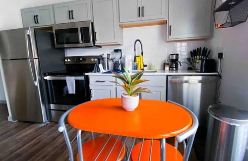 Lower Greenville House | NEW Contemporary Studio in Lower Greenville ⭐️