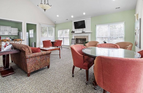 Auburn Hills House | *NEW* Corp/Family 3 BR/2.5BA Townhome in DT Auburn Hills
