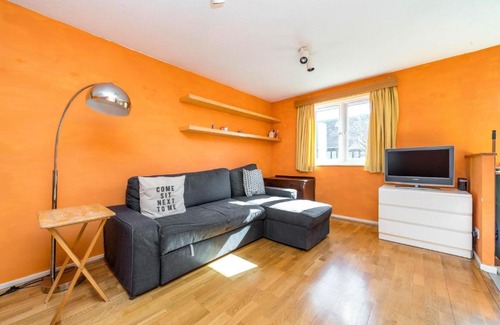 Upper Clapton Apartment | NEW Cosy 1BD Flat Clapton Hackney East London