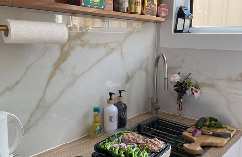Parramatta Cottage | New cosy guesthouse in Parramatta with parkingnNear transport/uni/stadium/museum
