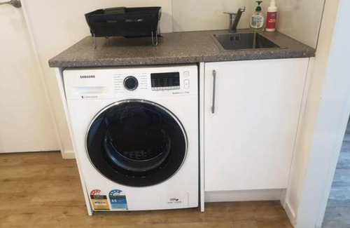 Porirua Apartment | New, Cosy & Private 1-Bedroom & Living Flat
