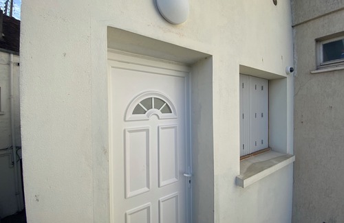 Orsay Apartment | New Cosy studio in the center of Orsay close to transportation