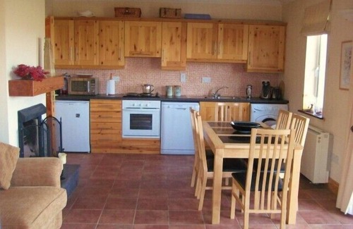 Ballyferriter Cottage | New cottage beside golf course on Dingle Penninsula, Atlantic views