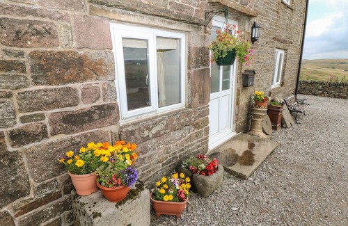 Longnor Cottage | NEW COTTAGE FARM, family friendly, with open fire in Buxton