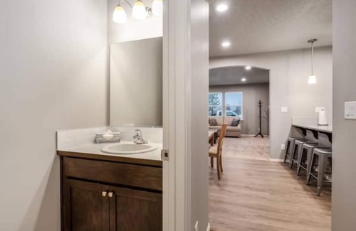 Ponderay Cottage | New Cottage Near Downtown, Beach & Skiing #124