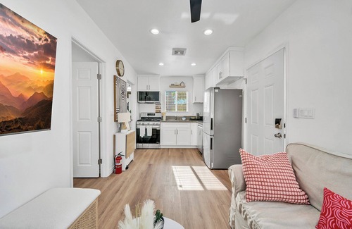 San Bernardino House | New&Cozy 1BR with Private Yard near NOS & Yaamava