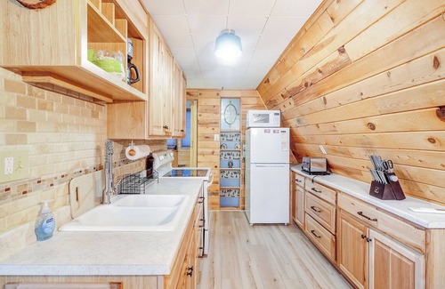 Indian Mountain Cabin | New! Cozy 2-bedroom A-Frame with Hot Tub, Fire Pit, WiFi, AC and VIEWS!
