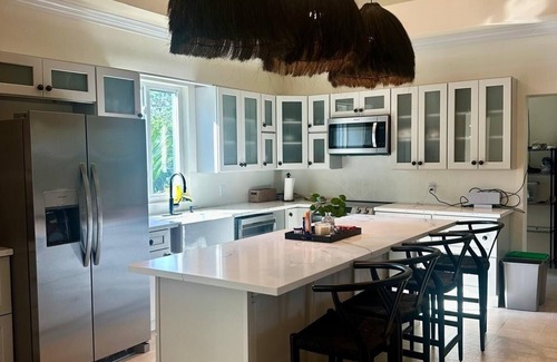 Adelaide House | New cozy 2-bedroom house with Pool. Introductory Price.