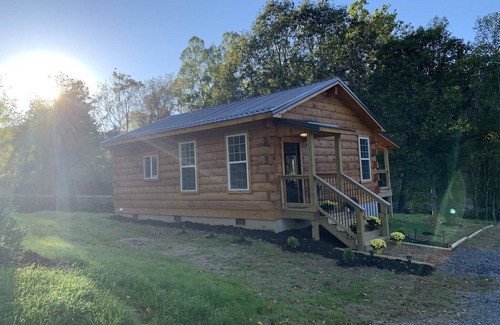 Damascus Cabin | NEW! COZY 4 Guest Cabin in Damascus! NO PET FEE!