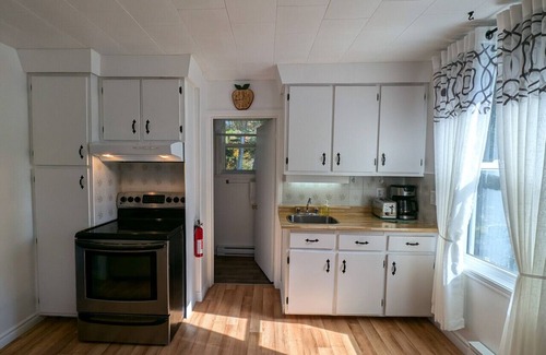 Saint-Tite-des-Caps Ski Chalet | New! Cozy and friendly chalet with spa & BBQ