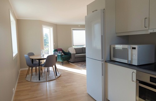 Arendal Apartment | New cozy apartment in Arendal-Hill. 5 minute to the town center, pet friendly.
