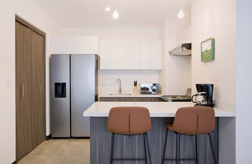 Alajuela Apartment | New Cozy Apt, near SJO airport - AC - Security 24/7 - Parking