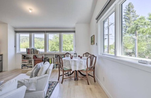 Sonoma House | NEW! Cozy, Bright Sonoma Studio < 2 Mi to Downtownnn