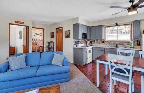 Greer Cabin | NEW! Cozy Cabin Retreat with Scenic Views