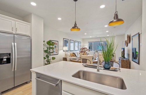 Fort Collins House | NEW! Cozy Colorado Living – 8 min from Old Town!