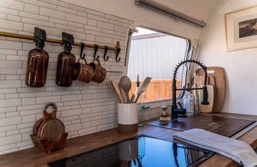 Tombstone Apartment | NEW! Cozy, Desert Dream Airstream with Firepit