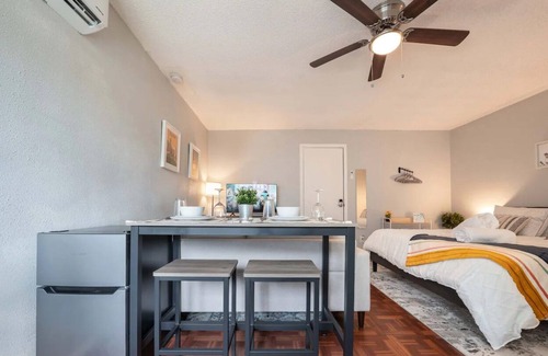 Pflugerville Apartment | NEW! Cozy Guest suite 20 min from Downtown Austin!