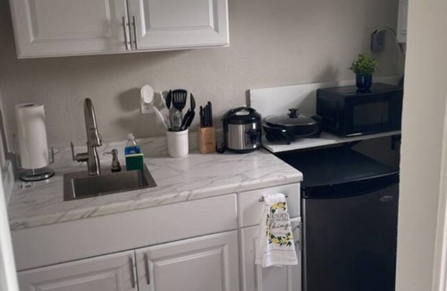 Nichols Apartment | NEW! Cozy House near Golf Club/Airport