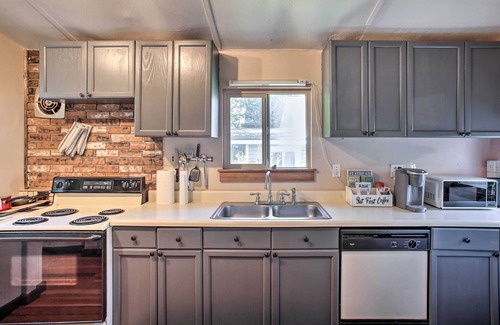 Kellogg House | NEW! Cozy Kellogg Home: 1 Mi to Silver Mtn Resort!