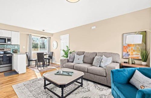 Roseville Apartment | New Cozy Lower Flat in Roseville