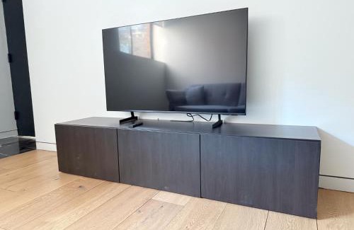 East Flatbush Apartment | New Cozy Modern Minimalist Stay in Brooklyn at Rem-Casa