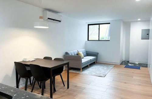 East Flatbush Apartment | New Cozy Modern Minimalist Stay in Brooklyn at Rem-Casa