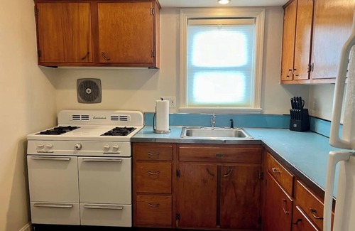 Aurora Highlands Apartment | NEW Cozy Penthouse - Spacious 3-bedroom apartment. Steps to Metro!