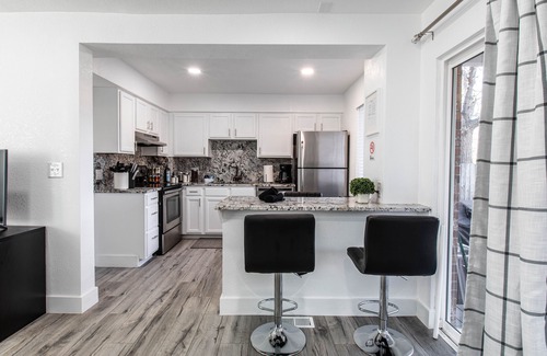 Northglenn House | NEW Cozy Renovated Townhome | 25 min to Denver