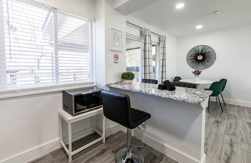 Northglenn House | NEW Cozy Renovated Townhome | 25 min to Denver