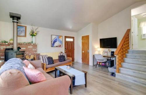 Tuolumne House | NEW! Cozy & Secluded House w/Deck - Near Yosemite!