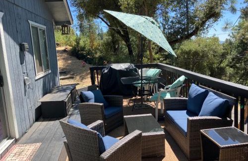 Tuolumne House | NEW! Cozy & Secluded House w/Deck - Near Yosemite!